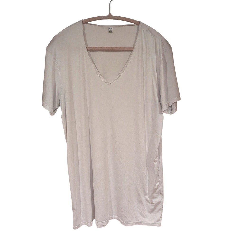 Uniqlo AIRism V-Neck T-Shirt Large White Short Sleeve Breathable Base Layer Tee